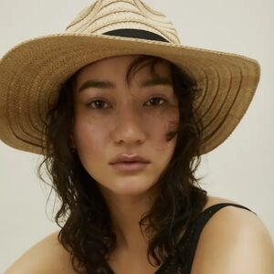 Madewell Tan and Black Straw Hat braided small medium